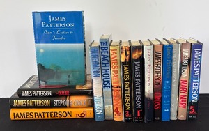 lot 215 image: Collection of Spectacular Hardcover Books by James Patterson including Step on a Crack, The Beach House, Hide & Seek and More