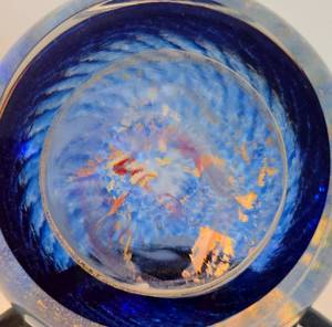 lot 118 image: Glass Eye Studio Milky Way Art Glass Paperweight