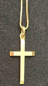 lot 21A image: 14 Karat Gold Chain & Cross Pendant