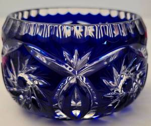 lot 204 image: Stunning Clear & Cobalt Blue Crystal Dish