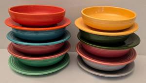 lot 291 image: Fiesta Ware Soup & Plate Sets