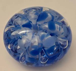 lot 292 image: Vibrant Clear & Cobalt Blue Paperweight