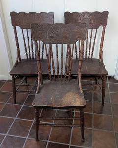 lot 158 image: Vintage Press Back Side Chair Set