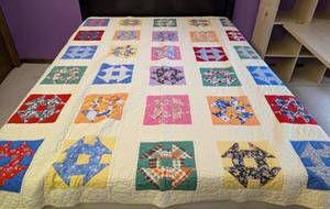 lot 168 image: Vintage Churn Dash Pattern Quilt