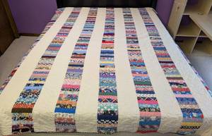 lot 169 image: Vintage Block Pattern Quilt
