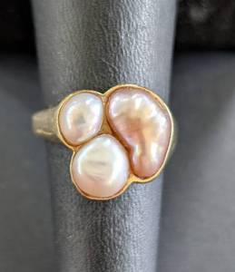 lot 76A image: Stunning 18k Gold and Pearls Cocktail Ring