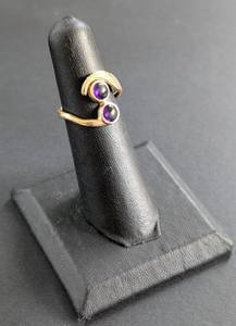 lot 133A image: 14k Yellow Gold and Amethyst Ring