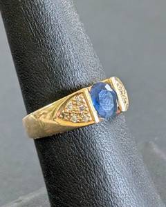 lot 63A image: Sapphire and 14k Yellow Gold Band