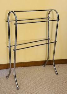 lot 183 image: Fabulous Metal Quilt Rack
