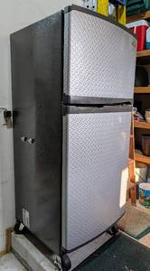 lot 321 image: Gladiator Whirlpool Refrigerator