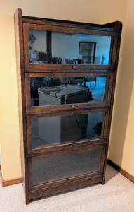 lot 19 image: Stickley Barrister Style Mission Bookcase