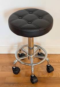 lot 336 image: Small Black Rolling Stool