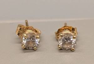 lot 151C image: 14k Yellow Gold .25 Carat Diamond Stud Earrings