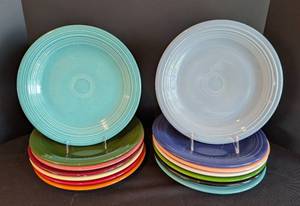 lot 356 image: Mix of Fiesta 10 Dinner Plates