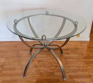 lot 362 image: Round Glass Topped Dining Table