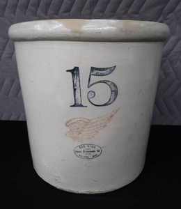 lot 1 image: 15 GAL REDWING CROCK