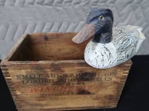 lot 2 image: VINTAGE  ANTIQUE AMMO BOX W VINTAGE DECOY
