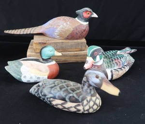 lot 15 image: RING NECKED PHEASANT PLUS OTHER DECOYS.