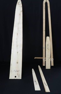 lot 76 image: WOOD STRETCHERS