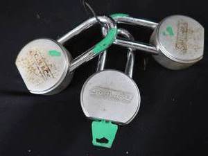 lot 81 image: 3 SCHLAGE COMMERCIAL PADLOCKS