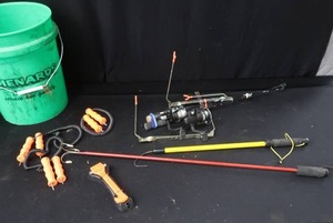 lot 82 image: ICE FISHING PLUS SAFTY LOT.