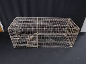 lot 83 image: LARGE LIVE TRAP