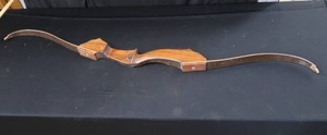 lot 105 image: HOYT RECURVE BOW