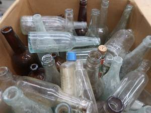 lot 30 image: LARGE BOX OF VINTAGE  ANTIQUE BOTTLES