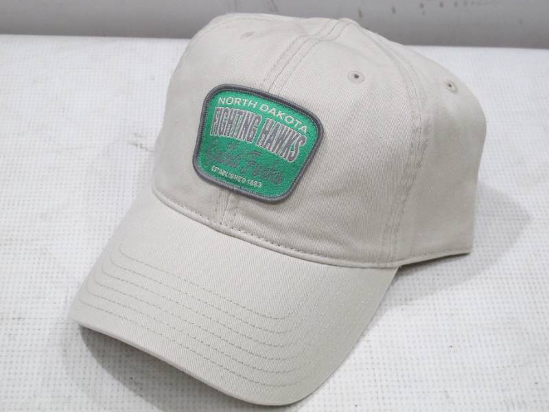 lot 389 image: NEW University of North Dakota Fighting Hawks Baseball Cap - BeigeGreen