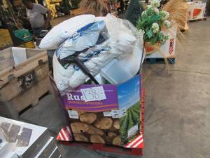lot 138 image: Pallet of Store Overstock and Ecommerce Product and Returns