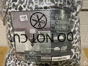 lot 88 image: 12PCS Queen Size Maxson Reversible Comforter Set