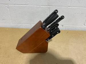 lot 76 image: 9PCS Knives Set