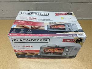 lot 239 image: BLACKDECKER 4 Slice Toaster Oven - TO1701SG Countertop