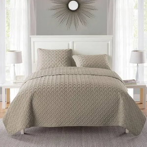 lot 137 image: 3PCS FullQueen VCNY Home Nina Embossed Basketweave Quilt Set