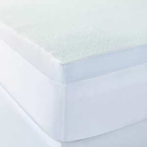 lot 272 image: Queen Size 3 Serene Foam Mattress Topper - Casaluna