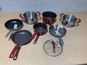 lot 293 image: 7PCS Miscellaneous Pots and Frying Pans