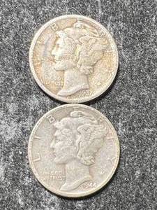 lot 19 image: 2 US MERCURY DIMES 1937 1944