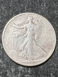 lot 48 image: 1942 US WALKING LIBERTY HALF DOLLAR