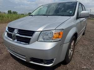 lot 2 image: 2010 Dodge Grand Caravan - 1 Owner