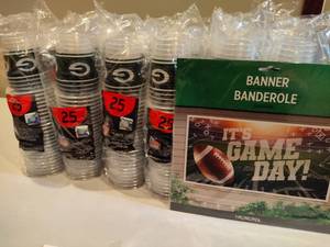 lot 67 image: Large Lot of Green Bay Packer Plastic Cups and Game Day Banner