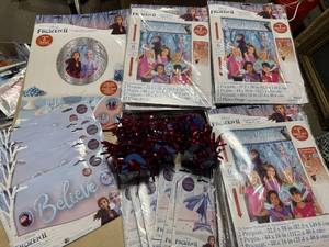 lot 80 image: Disney Frozen II Party Supplies