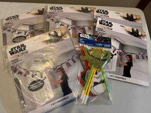 lot 92 image: Star Wars Mandalorian Happy Birthday Banners