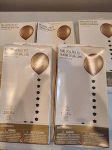 lot 109 image: Graduation Balloon Tail Kits