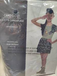 lot 145 image: Camo Cadet Costume (Sz XL)