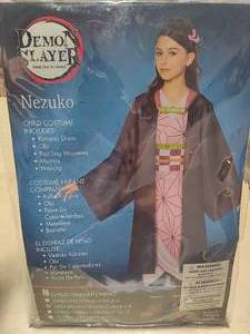 lot 148 image: Dragon Slayer Costume (Sz M)