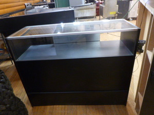 lot 10 image: Display Case