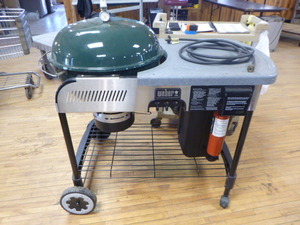 lot 12 image: Weber GasCharcoal Grill
