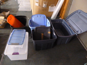 lot 15 image: 6 Totes with Lids