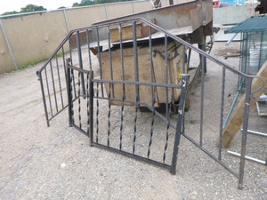 lot 17 image: 3 Pieces of Wrought Iron Railing