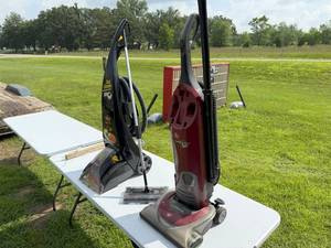 lot 15 image: VACUUM, SHAMPOER AND FLOOR CLEANER